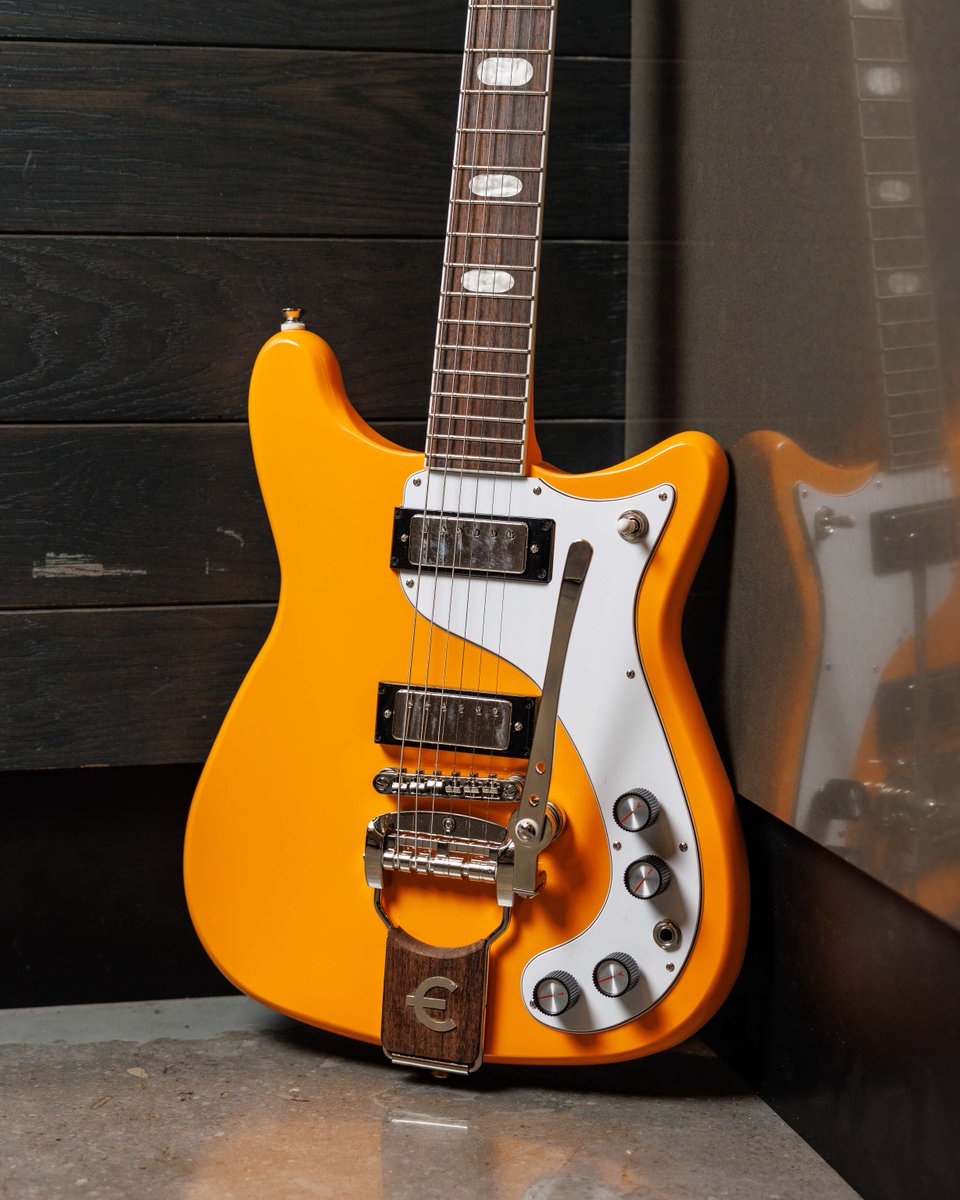 GibsonGarage's tweet photo. 🚨Gibson Garage Guitar of the Week🚨

Epiphone 150th Anniversary Crestwood Custom in California Coral.

You never know what treasure you'll find at the Gibson Garage Nashville. Stop by to shop and play.

#epiphone #gibsongarage #guitaroftheweek #crestwood https://t.co/d1o33A35A5