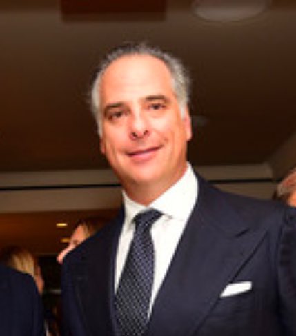 A partir de hoy, la administración Biden acaba de levantar las sanciones legales contra el venezolano Francisco D’Agostino Casado, un cómplice clave del régimen de Maduro, sancionado en 2021 bajo el presidente Trump por su participación en negocios sucios de venta de petróleo