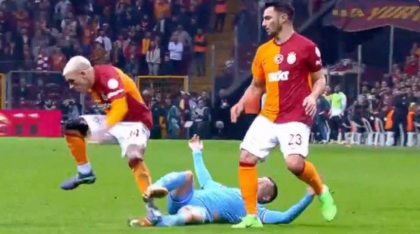 okulacikcom's tweet photo. galatasaray ahlak dersi vermeye çalışıyor şaka gibiler. https://t.co/uKkcrpYfc0
