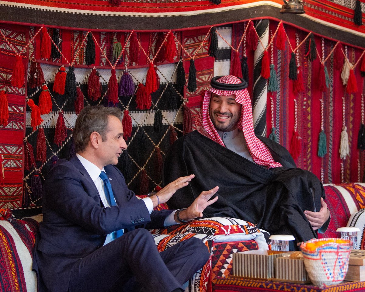 هنا الطبيعة والحضارة والتطور والعلوم 🇸🇦
وهنا شعور الراحة اللي يعطي الضيقة جلا
اللي مايدري وين بيسافر ومحتار.. مخدوم
يحدد الوجهة تجاه نيوم وجبال #العلا 

- من قصيدة سابقة للشاعر حزمي بن سعد