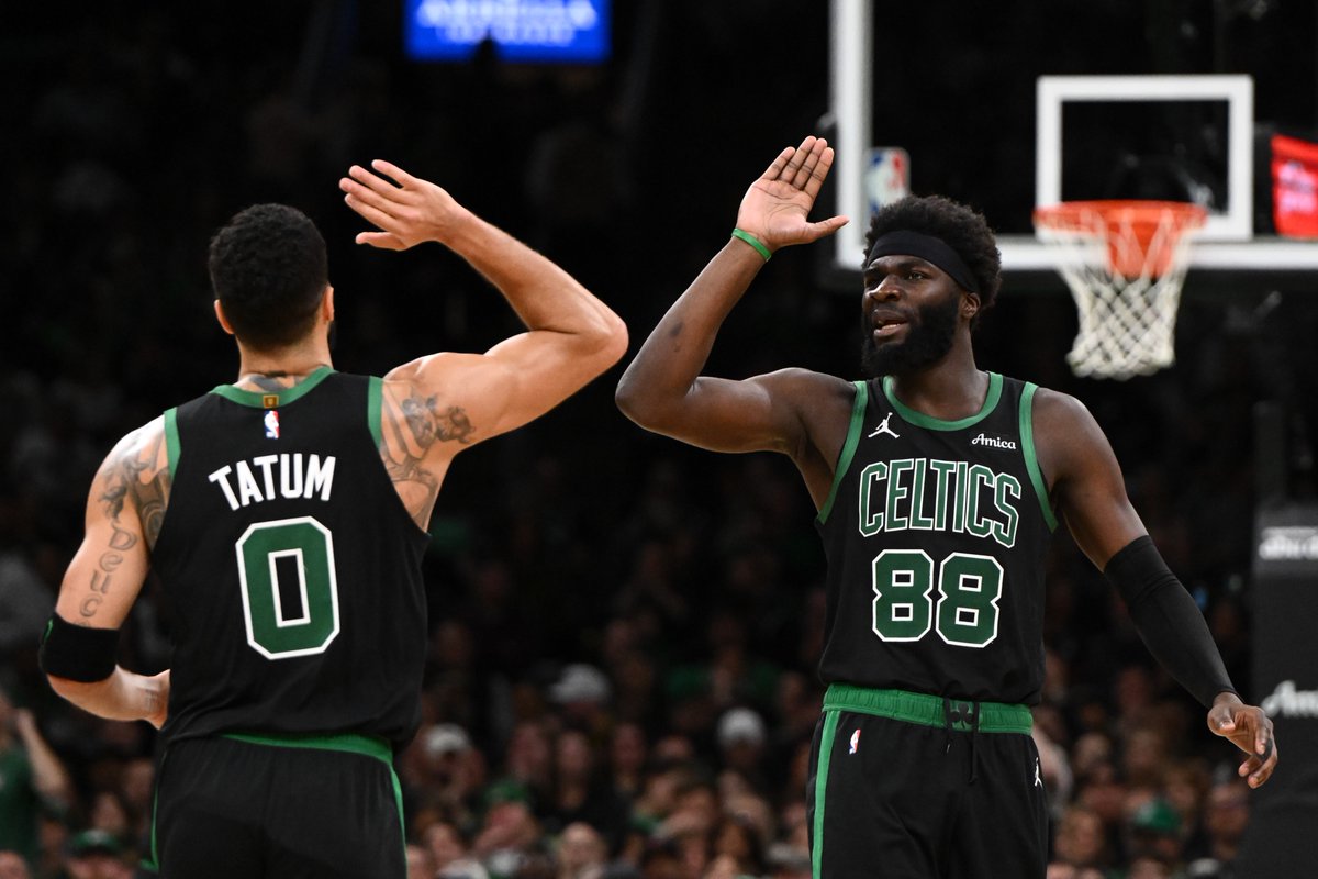taylorcsnow's tweet image. Neemias Queta leads the Celtics in screen assists per game (2.4) despite ranking 10th on the team in minutes per game (15.4).

He's 3rd in the NBA in screen assists per 36 minutes:

1. Kavon Looney – 7.2
2. Domantas Sabonis – 6.5
3. Neemias Queta – 5.6