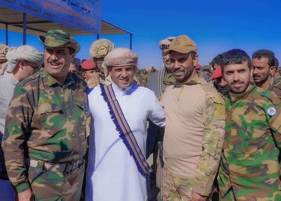 من لا يشكر الناس لا يشكر الله.
كل الشكر والتقدير لقيادة السلطة المحلية في محافظة شبوة، ممثلةً بالشيخ عوض محمد الوزير، ولقائد قوات دفاع شبوة العميد الركن علي صالح الكليبي، وأركان قوات الدفاع وقائد اللواء الثاني العميد وجدي باعوم الخليفي، ولكافة القادة والمسؤولين المدنيين