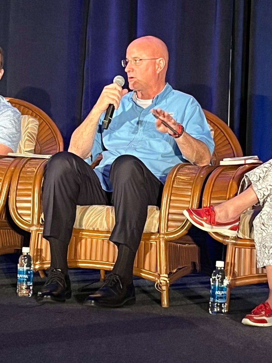 OFODEAC's tweet image. Daily, OFO personnel are committed to combating threats at our ports of entry. At the @aaaedelivers Aviation Issues Conference, I provided updates on CBP&apos;s operations and innovative programs addressing these threats while reducing government costs. #OFOProud🇺🇸