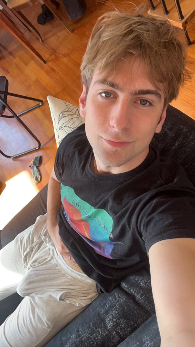 jjuddsons's tweet photo. say hi if you would Bottom for me

 :) https://t.co/7hKBKyc1n5