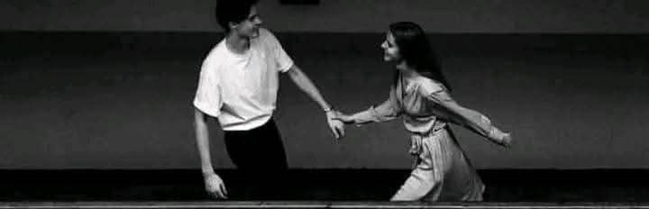 mudassirali97's tweet photo. اُن پاکیزہ ہاتھوں نے تھاما تھا ایک آوارہ کا ہاتھ
 اور کہا تھا چلو ۔🖤🥀 https://t.co/yFLSLTOsbe