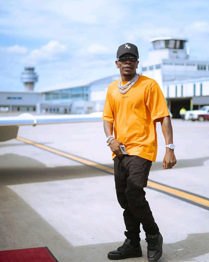 Shugah12840248's tweet photo. @CharlesNiiArmahMensah
Shatta wale(shatta movement)
@highlight
#SM4LYF
#fullygaza
#GazaEmpire https://t.co/miRBSiCMyA