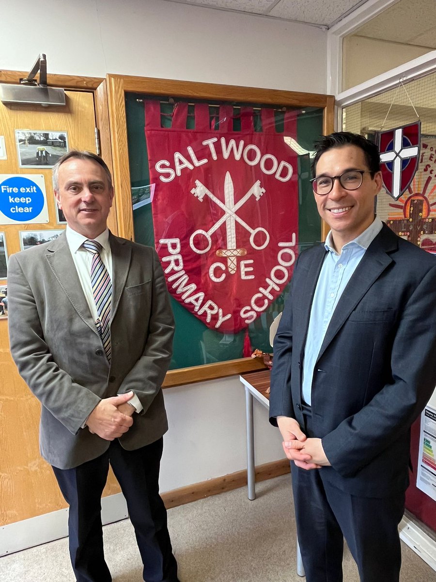 tonyvaughanMP's tweet photo. Thanks very much to Mr Newton and the brilliant pupils at #Saltwood Primary School for a really interesting morning. I fielded the pupils' insightful questions and heard about the brilliant work the students are doing with local groups like the Aspinal Foundation and Kent Refugee Action Network. Thanks for what you're doing for the local community.
Well done everyone! I'm looking forward to seeing you all again soon.
#Saltwood #Hythe #Children #YoungPeople #YouthEngagement #Education