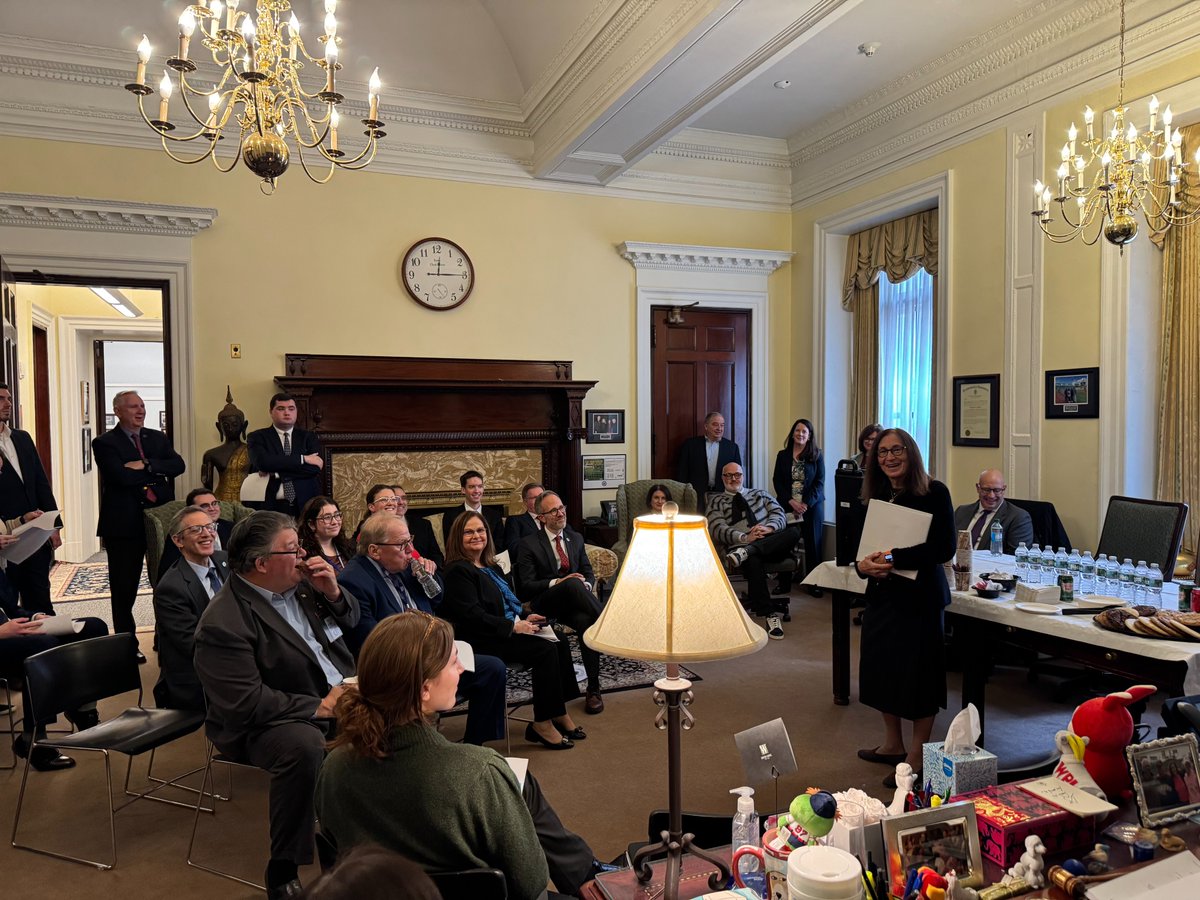 Welcome to the State House to all the new State Representatives and Senators! Today, Treasurer Goldberg met with the legislature's newest members to introduce them to Treasury and the work that we do. It was exciting to meet the wonderful new folks representing Massachusetts.