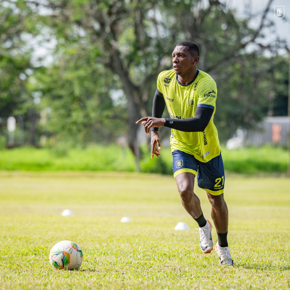internaciopalmi's tweet image. 🔝 En cada entrenamiento forjamos la mentalidad y las habilidades que nos representan. ¡Esto es Inter de Palmira, esto es fútbol con corazón! 💚⚽ #VamosInter #ADNCorazon