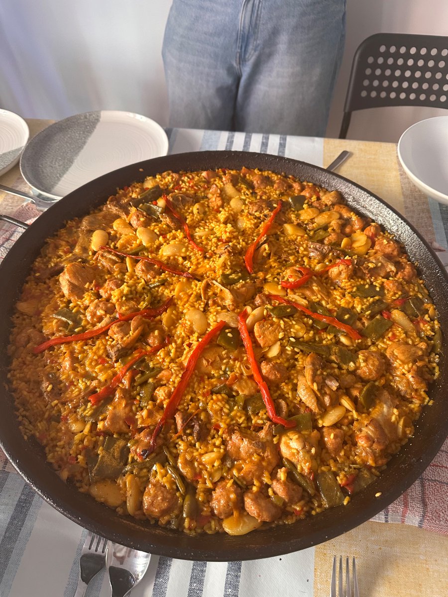 ayer hice la primera paella de mi vida y estoy really proud 🥴