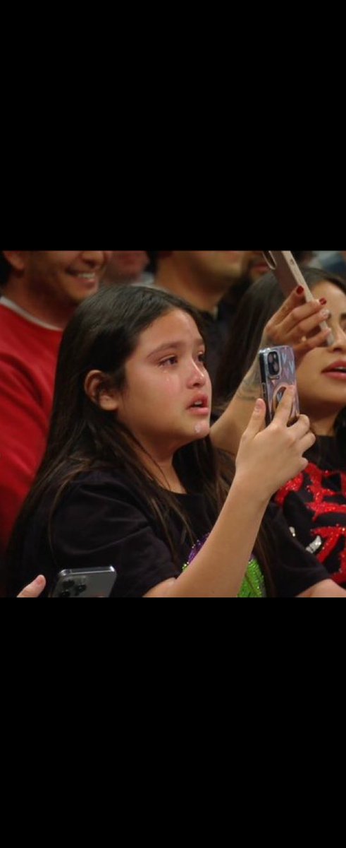 leanbeanmachine's tweet photo. I felt the same.  This was a beautiful moment. #CeroMiedo #PentaEra https://t.co/mg28XIEFX7