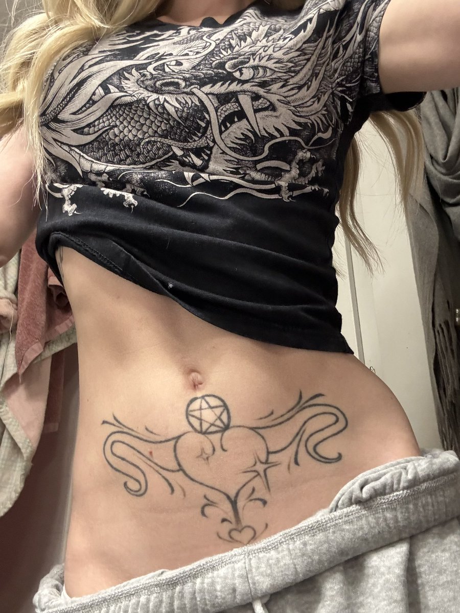 belly https://t.co/A77gXusKQy