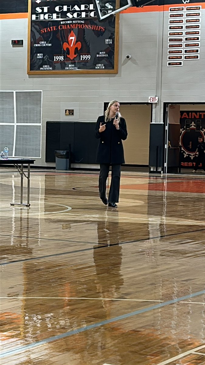 STCE Athletics (@stceathletics) on Twitter photo Dr. Emily Wright presenting to our student athletes on Mental Health and Sports Performance Psychology. Dr. Emily Wright presenting to our student athletes on Mental Health and Sports Performance Psychology.