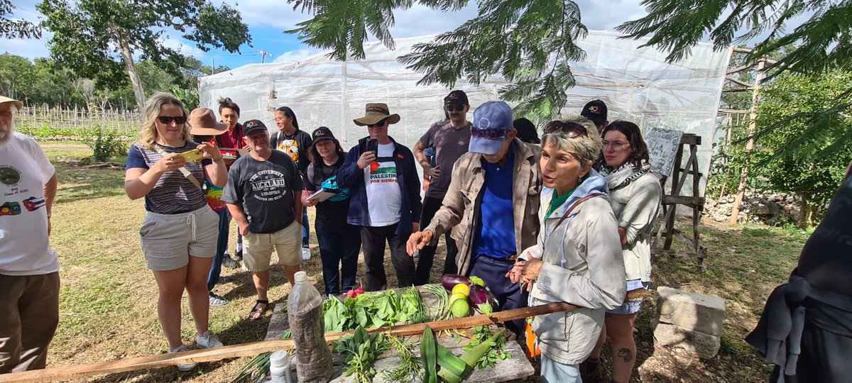 Tani_DL's tweet photo. Un saludo afectuoso a la 40 Brigada  Cruz del Sur que se encuentra en estos momentos en Cuba 🇨🇺. Agradezco las muestras de cariño y solidaridad que han trasmitido generaciones de australianos hacia nuestro pueblo. https://t.co/PAKfA56vpM