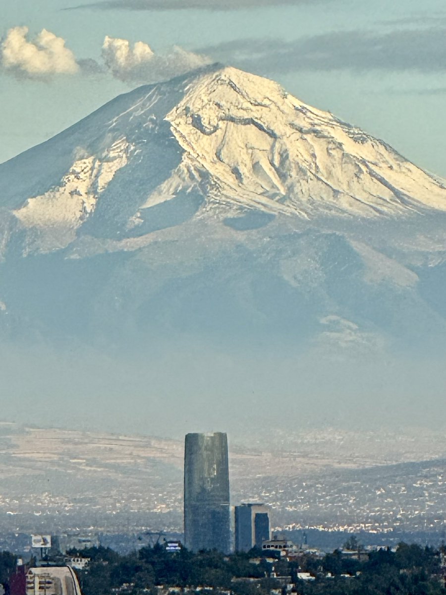 webcamsdemexico's tweet photo. Así se vio el #Popocatepetl por la tarde.

Vía: @peperomero.
https://t.co/aByjBaRSQb