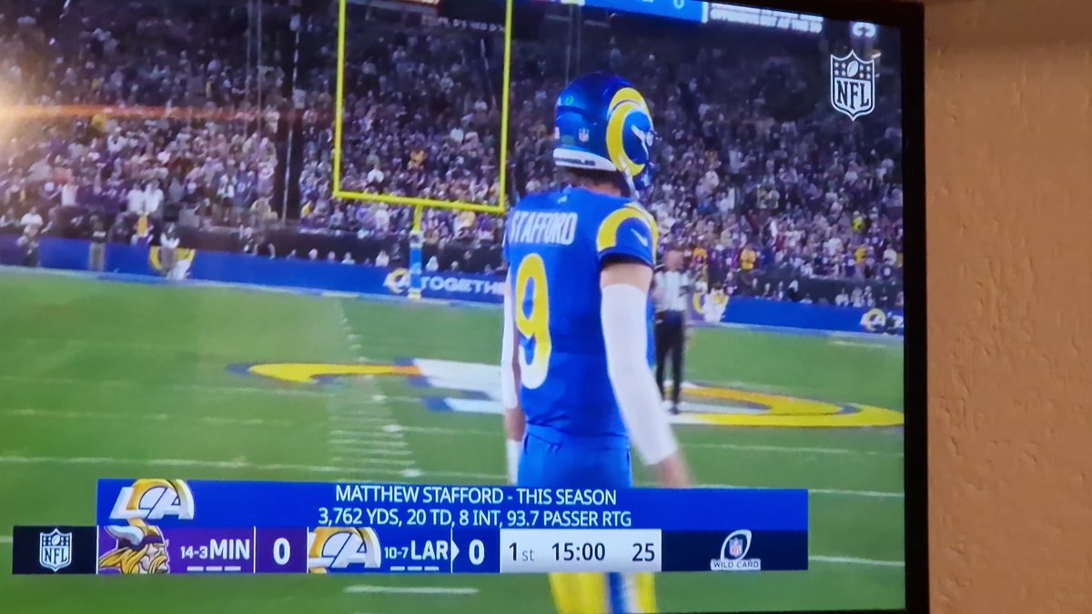 TKWTHH's tweet photo. #skoll, #rtlnfl, #DAZN @meine_NFL @MVFGeV, @Vikings, @Vikings_Deutsch https://t.co/pnq5zLBdLI