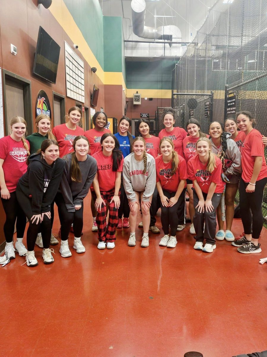 paisley_needham's tweet image. Last 1st practice of the season🥲 Can't wait to finish my last year as a Cardinal strong with this special group of girls🫶🏆 #repeats #keepit @SoftballMelissa