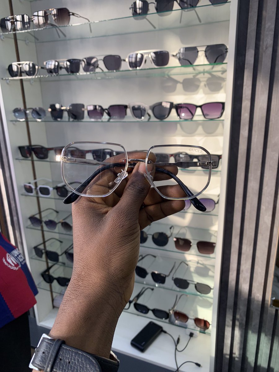 Which face do you think this Gucci glass can give you 🤓