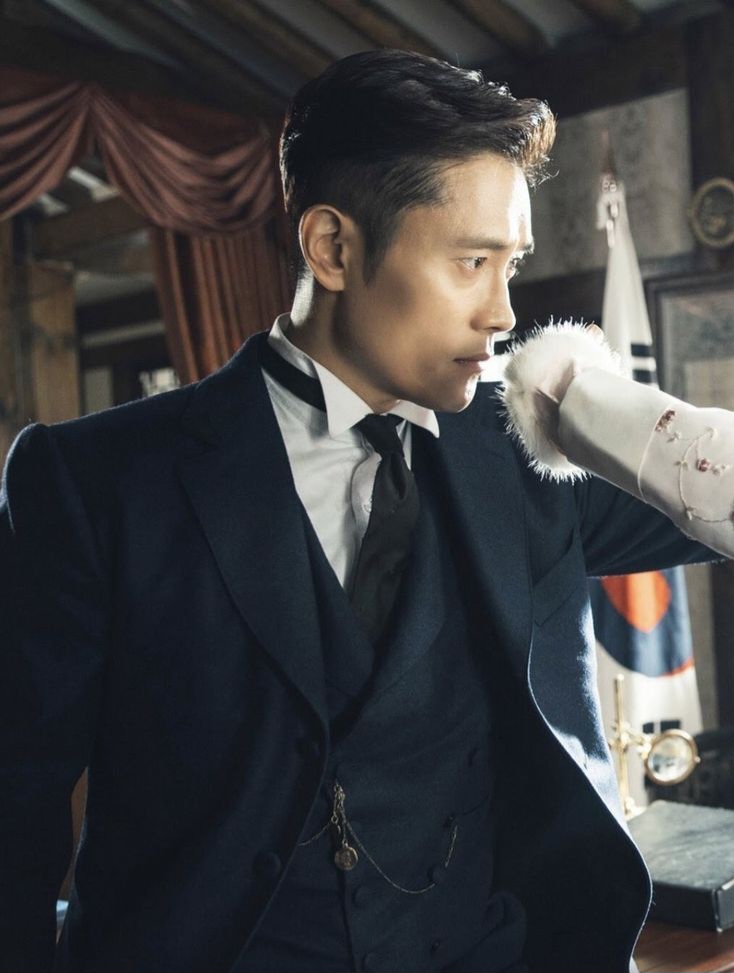 Erickajamon's tweet photo. es que ustedes no conocieron a lee byung hun en mr sunshine por eso no entienden la puta vibra https://t.co/sUw7zanUG7