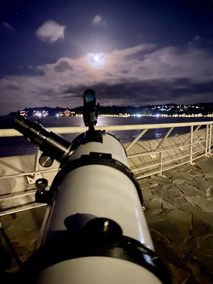 Dichato, Región del Bio Bio, noche de luna sobre el mar