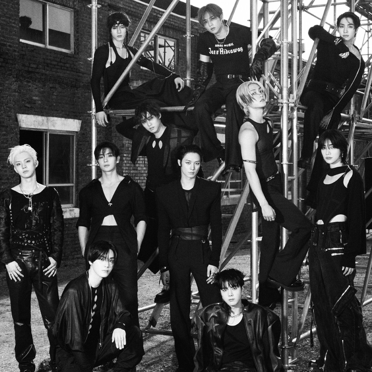koreansales_twt's tweet photo. 🇰🇷 Best-selling Groups Debuted in 2017 on Circle Chart (until December 31st, 2024)

1. #THEBOYZ — 5,797,161 copies
2. #WannaOne — 3,624,584 copies
3. #Dreamcatcher — 1,260,856 copies
4. #ONF — 848,825 copies
5. #GoldenChild — 798,088 copies
6. #HIGHLIGHT — 793,845 copies
7. #NUEST_W — 750,379 copies
8. #ACE — 348,291 copies
9. #JBJ — 324,068 copies
10. #WekiMeki — 180,076 copies