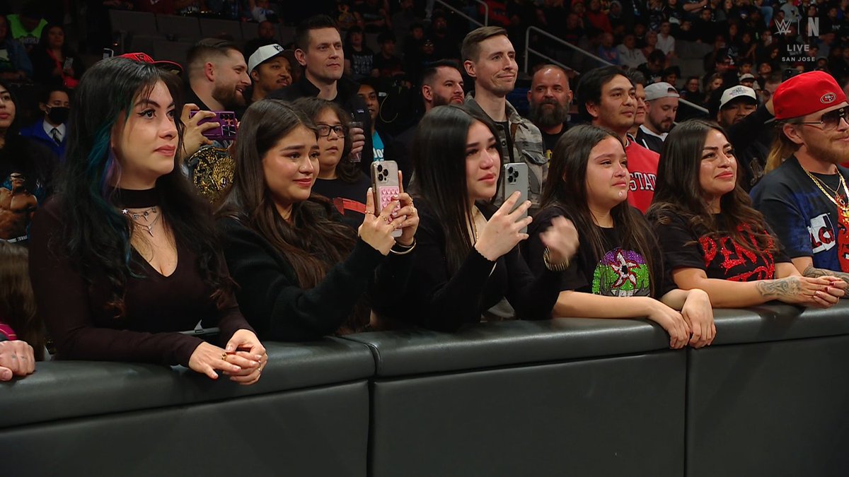 Seeing Penta's family proud was a beautiful thing!! Loved his debut! #WWERaw
