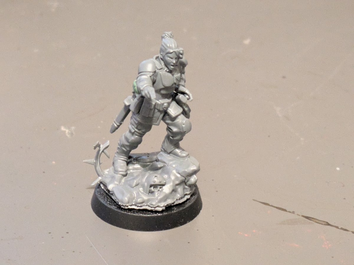 CptCorallis's tweet photo. Engineers are bringing back memories of 3rd ed Veterans, so figured I'd spin some up for my Tanith Guard.
A good excuse for kitbashing a build that represents some scouts with slug throwers, plus Scout Zhukova leading. Now just need cloaks!

#WarhammerCommunity
#Warmongers https://t.co/zQvyyO6MXK