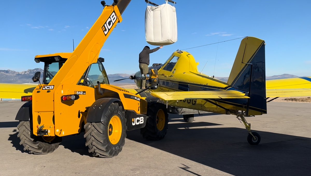 Winter aerial seeding of roughly 3,000 acres of high severity burned acres took place on the #LittleTwistFire in Beaver County, and roughly 10,000 acres currently on the #SilverKingFire in Piute County. 
#FishlakeNationalForest