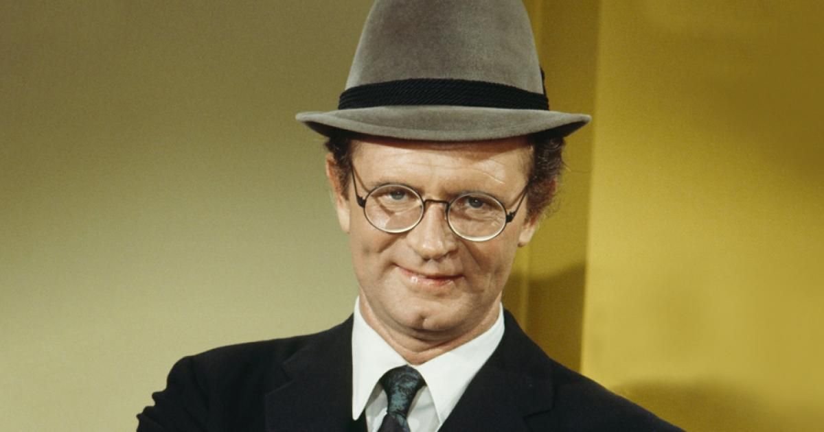 NLCarolynMuse's tweet photo. Remembering film/stage/television actor, comedian, opera director, and drama teacher Charles Nelson Reilly, who was born #OTD (January 13th) in 1931. #ByeByeBirdie #HelloDolly #TheGhostandMrsMuir #Arnie #Lidsville #MatchGame #CannonballRunII #PasswordPlus #TheLifeofReilly https://t.co/zYU2RMYtDq