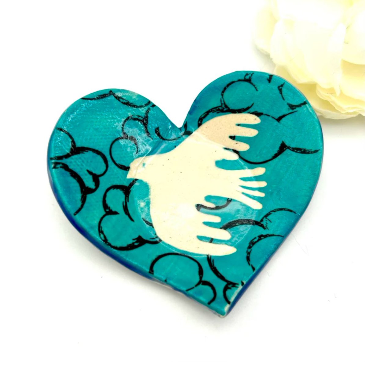 ZenCatPottery's tweet photo. Heart-Shaped Trinket Dishes!
https://t.co/1lvpRJDaOg
#trinketdish #catchalldish #ringdish #coindish #paperclipdish #decorativedish #heartdish #heartgift #heartshaped #ValentinesDay #valentinesdaygift #valentinesday2025 https://t.co/Vog40FQS6l