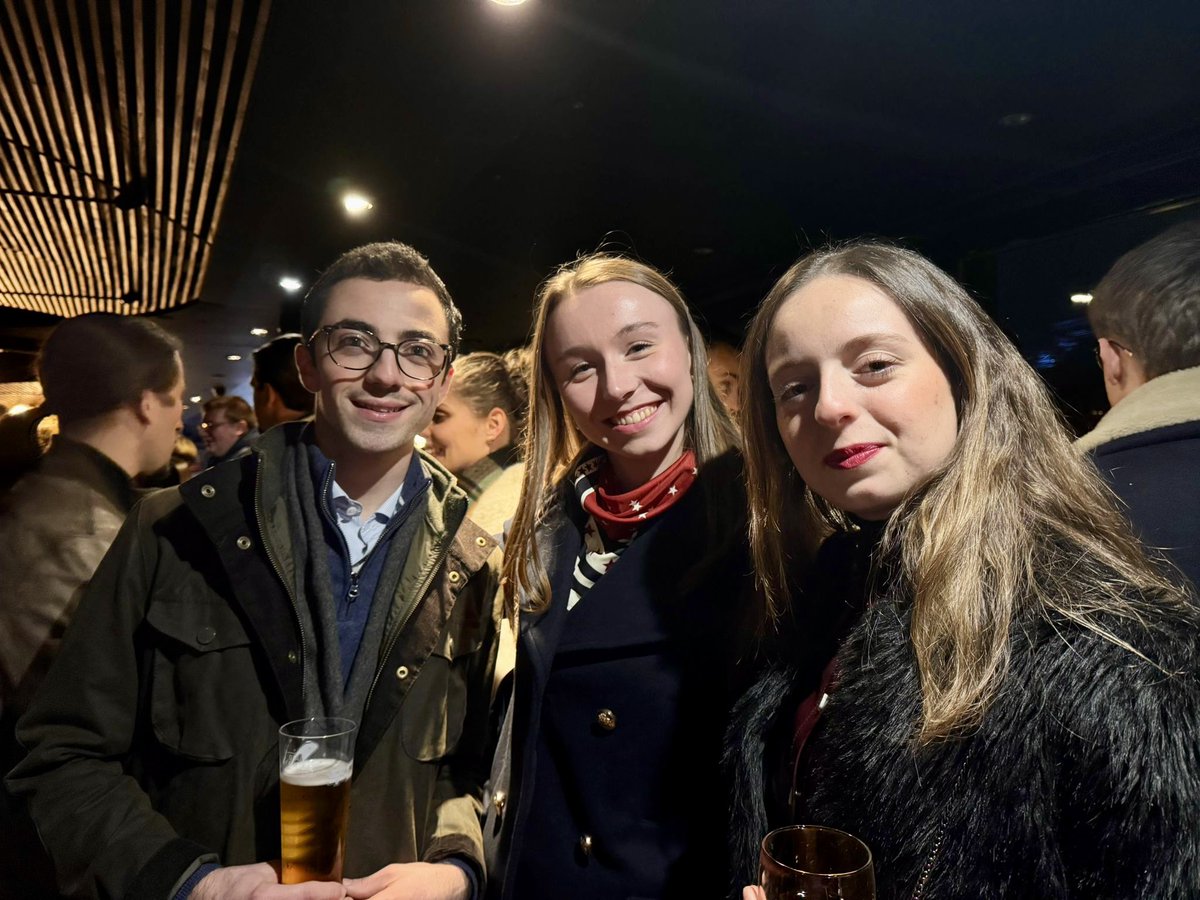 ✅ Avec <a href="/BrunoRetailleau/">Bruno Retailleau</a> ce soir aux côtés des <a href="/jeunesreps/">Les Jeunes Républicains</a> ! 

Prêts à relever les défis qui se présentent devant nous ! 🇫🇷