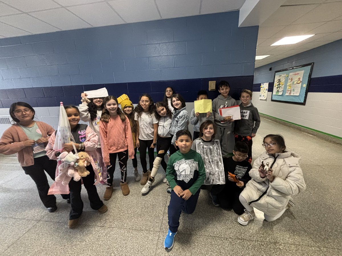 Idiom day! What examples of figurative language can you guess in this crowd?? <a href="/WCSDEmpowers/">WCSDEmpowers</a> <a href="/GayheadWCSD/">Jim Daley</a>