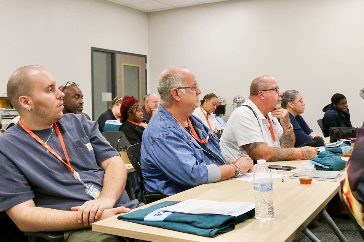 FeedingTampaBay's tweet photo. We’re proud to welcome our newest FreshForce cohort to the Causeway Center, and we are excited to begin training in our new facility!
#FeedingTampaBay #FreshForce #CommunitySupport #JobTraining #TampaJobs https://t.co/sSVrpIF5yw