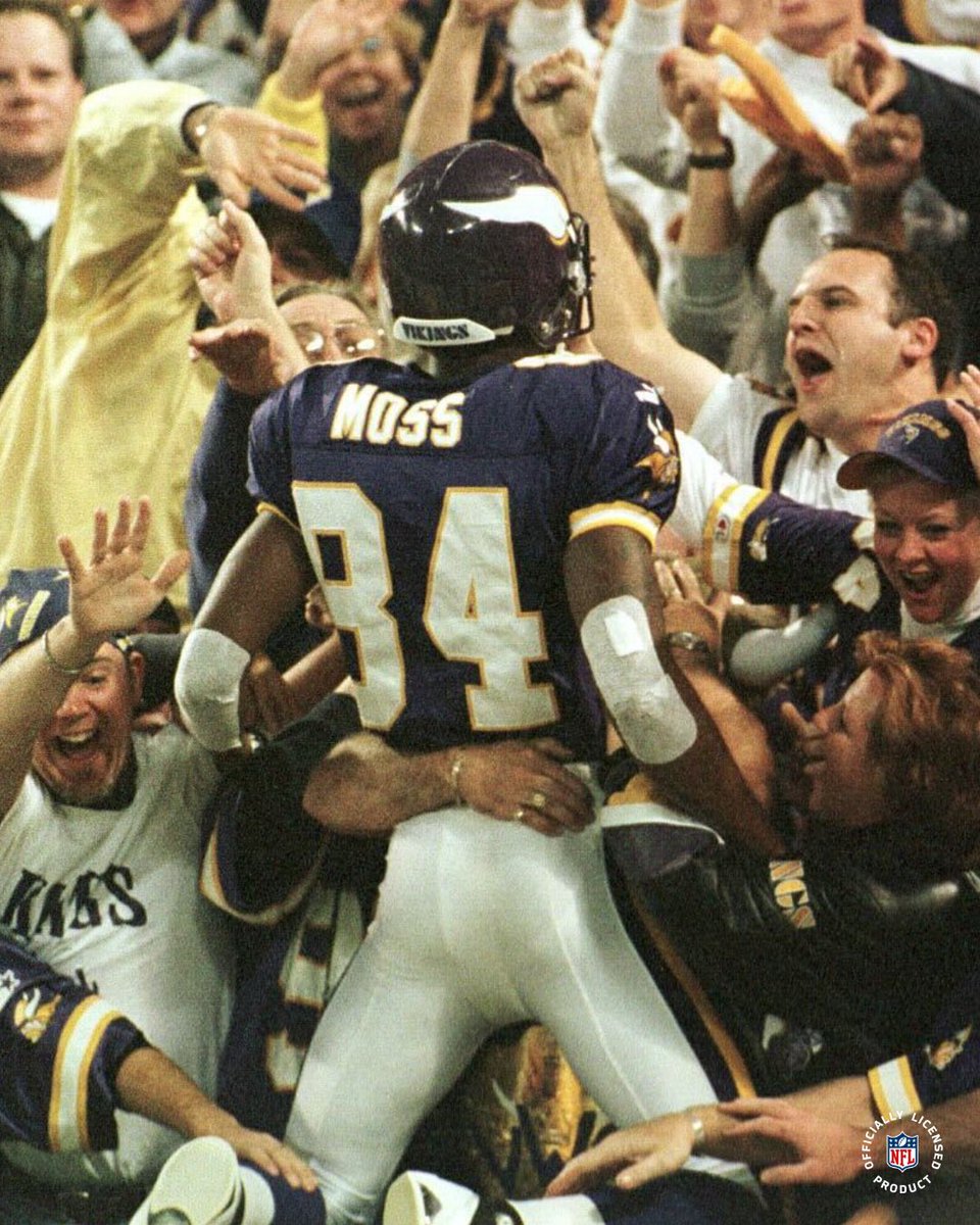 mitchell_ness's tweet photo. Showing love to 84. 

Our thoughts and prayers go out to @randygmoss, one of the greatest to ever do it.

#LetsMossCancer https://t.co/MFoE8Z9nVn