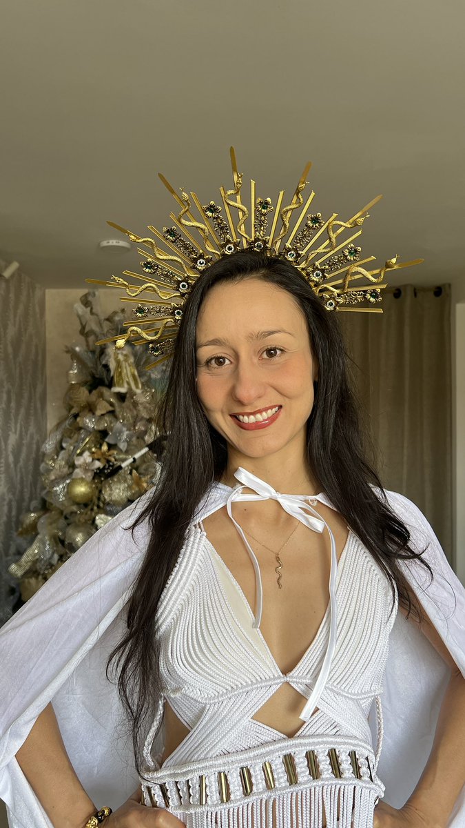 nataorogon's tweet photo. 3 Cosas que no dejaría de hacer en este 2025!

PARTE 1/3: Ser Auténtica, Genuina y Real. Esto significa ser fiel a mi misma, a mi intuición, a mi guía interna. Ser coherente con lo que pienso, siento, deseo y hago. Ser honesta y sincera conmigo misma y con los demás. https://t.co/dFCzjzVwuZ