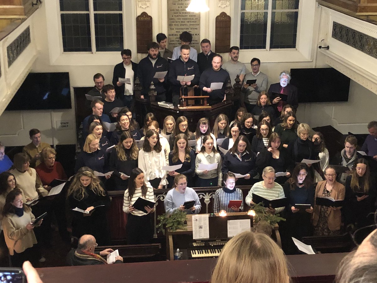 montsoc's tweet photo. Many thanks  @borowelshchapel for the warm welcome at yesterday evening’s Plygain and @CalanJohn for thorough planning (even if it meant bending the Plygain rules!) and @robertgnicholls for leading the service and letting the congregation out well before dawn! https://t.co/1zRFxzqYgM