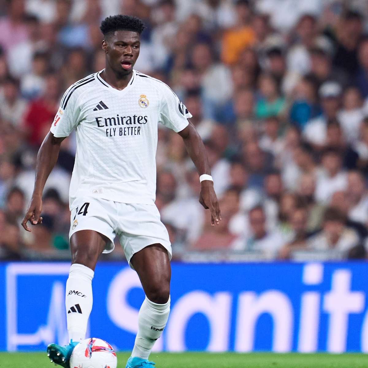 DonShelby_'s tweet photo. Para mí hay 3 ventas claras este verano:

1. Ferland Mendy: a mí ya no me vale el cuento de que defiende bien porque ya no defiende bien y además es el jugador más cojo de la plantilla junto a Lucas Vázquez.

2. Tchouameni: se hizo un gran desembolso para su fichaje. No ha funcionado. Ya está. No hay más. Venta y a otra cosa.

3. Rodrygo: además de no aportar nada, le quita minutos a las perlas. Es una venta de manual y por el que más dinero puedes sacar.