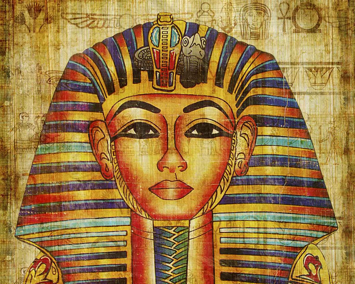 emdeoh's tweet photo. Cleopatra lived closer in time to the first Moon landing than to the construction of the Great Pyramids! 🏺🚀 She lived around 2,000 years after the pyramids were built. https://t.co/4Ju0rgdWYa