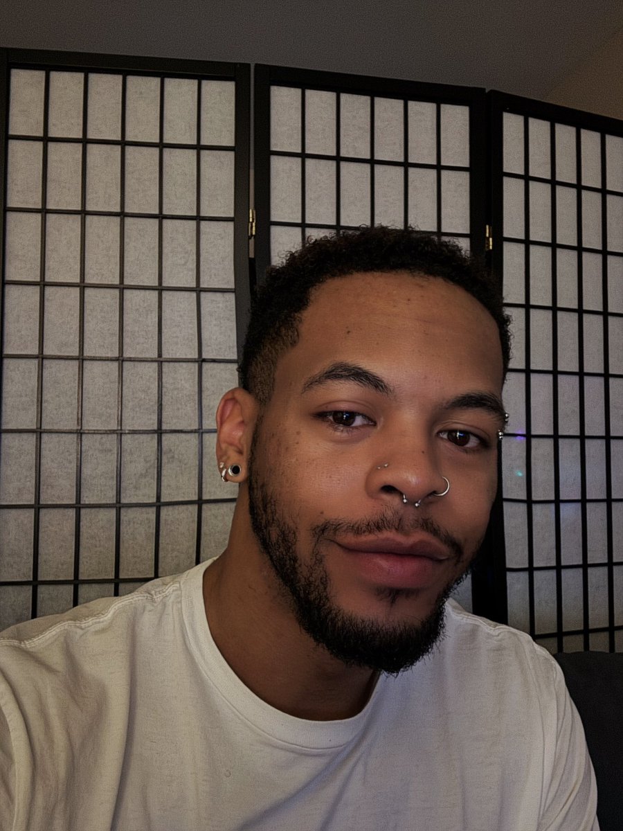 EldritchNi's tweet photo. just realized I haven’t posted since I cut my hair (Ft. Mom) https://t.co/kUEjHVSugw