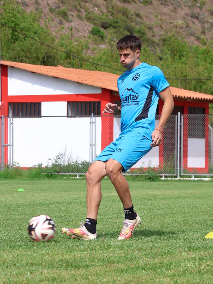 CD_Garcilaso's tweet photo. 𝗨́𝗹𝘁𝗶𝗺𝗼 𝗱𝗶́𝗮 𝗱𝗲 𝗲𝗻𝘁𝗿𝗲𝗻𝗮𝗺𝗶𝗲𝗻𝘁𝗼 𝗲𝗻 𝗲𝗹 𝗩𝗮𝗹𝗹𝗲 𝗦𝗮𝗴𝗿𝗮𝗱𝗼. 🏔️🩵

#DeportivoGarcilaso #RicoGarci #PedacitoDeCielo #CelesteHastaLaMuerte #CelesteDeCorazon #CuscoCeleste #Cusco #Garcilaso #Pretemporada #Entrenamiento #HastaLaGloria https://t.co/1AYhMhTuxE