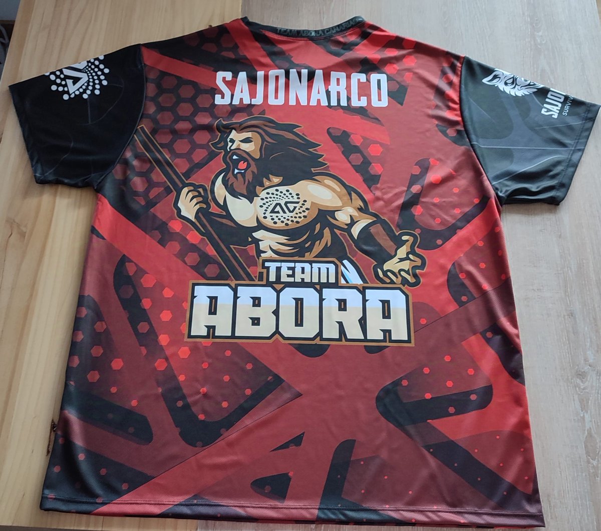 ¿Te gustaría tener unas camisetas del <a href="/TeamAbora/">TEAM ABORA CANARIAS</a> con tu nombre y el logo de nuestro canal?
Pues el miércoles 15 de Enero se hará un sorteo en mi canal de Twitch.
Se hará el sorteo y luego se pedirá por privado la talla para mandar hacerlas.
Se enviaría a LATAM si hace falta.