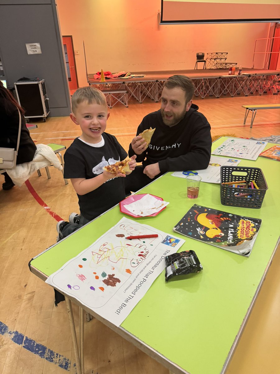 Mrs R Flynn tweet media