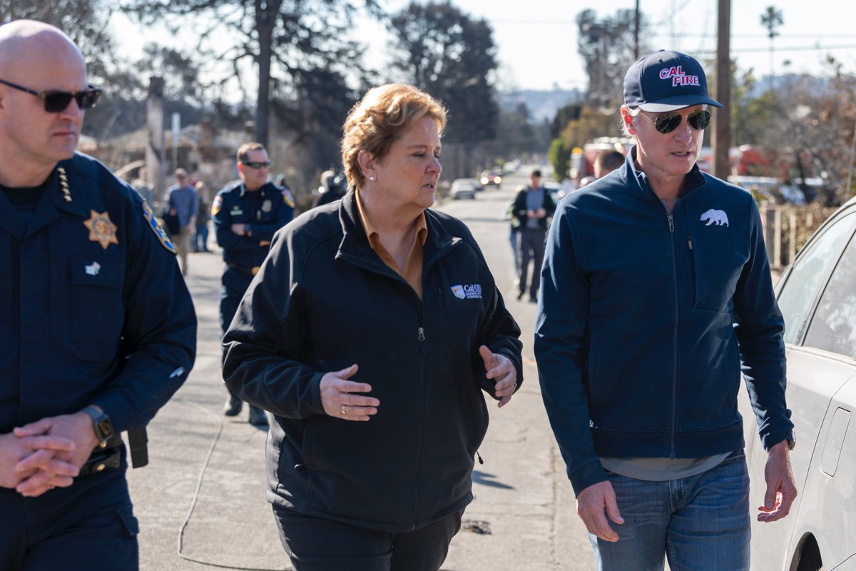 Yesterday, I accompanied the Governor, the director of <a href="/Cal_OES/">California Governor's Office of Emergency Services</a>, and <a href="/CALFIRE_CHIEF/">CAL FIRE Chief</a> to assess the damage caused by the wildfires. Our thoughts are with those affected by this disaster. <a href="/CHPsouthern/">CHP Southern</a> will continue to support local law enforcement through the response and recovery.