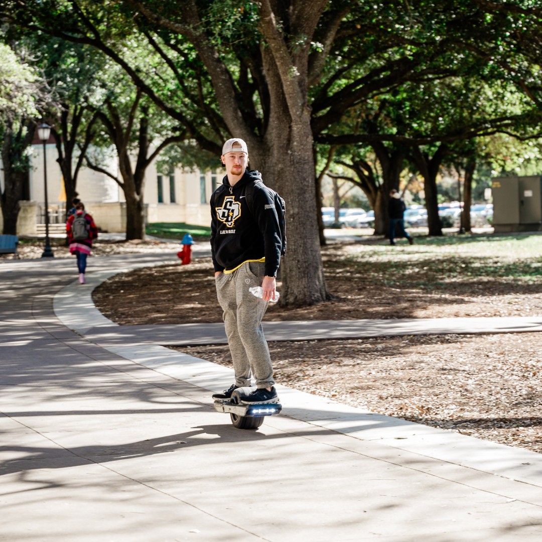 SouthwesternU's tweet photo. Annnnd, we're back 💛 Happy FDOC, Pirates! #BeSouthwestern https://t.co/KDQVW86jja