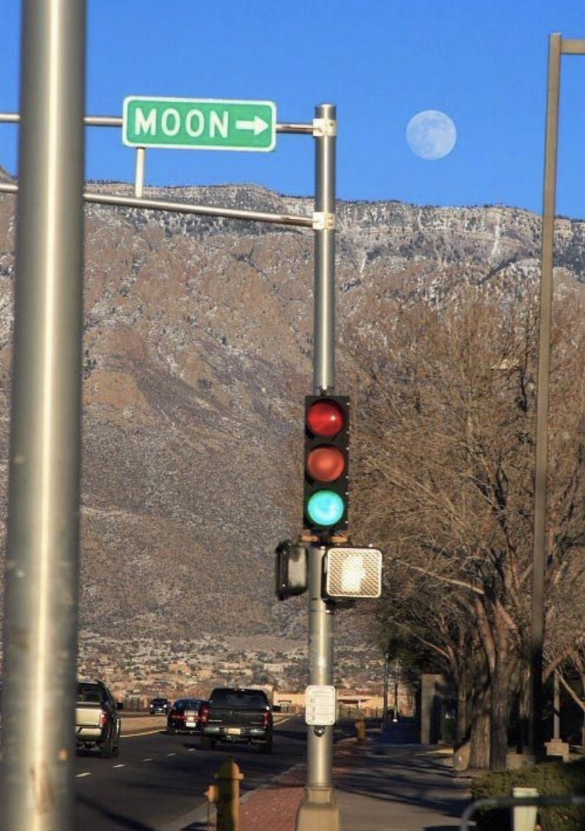 alefpbento's tweet photo. Where is the Moon? https://t.co/5fDkEkCcDf
