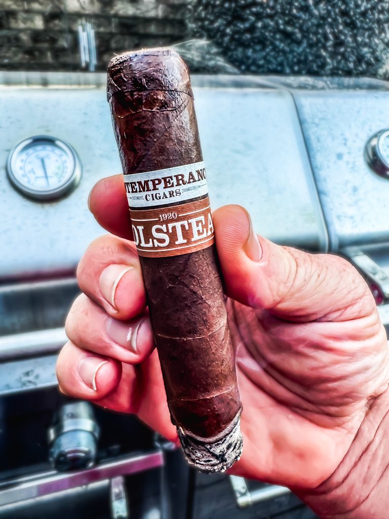 stogiedad's tweet photo. Finally warm enough to fire up the grill and put a few steaks on…@SmokeRoMA #Intemperance #Volstead 1920 for an appetizer. #nowsmoking #SmokeRoMa #CigarsOnX #CigarLife #BOTL #watchoftheday #Oris https://t.co/C5js4OvJ4x