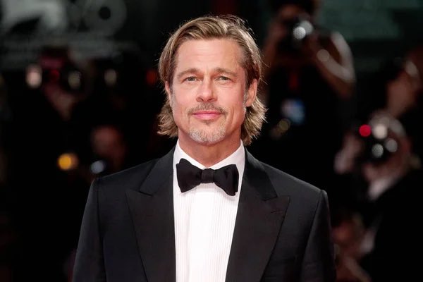 Mondactu's tweet photo. 🇫🇷 | FRANCE

Un escroc se faisant passer pour Brad Pitt a convaincu une femme de lui transférer 800 000 € en ligne. Il utilisait des promesses d’amour pour soutirer l’argent.

(TF1 INFO) https://t.co/SLbIv76sai