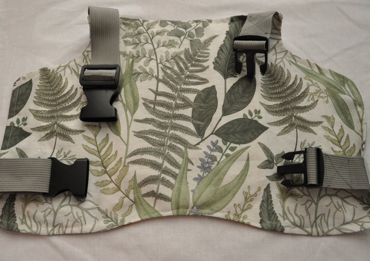 Guck mal #twitterrudel ! Meine neue #Kenndecke 🐶🌿

#assistenzhund