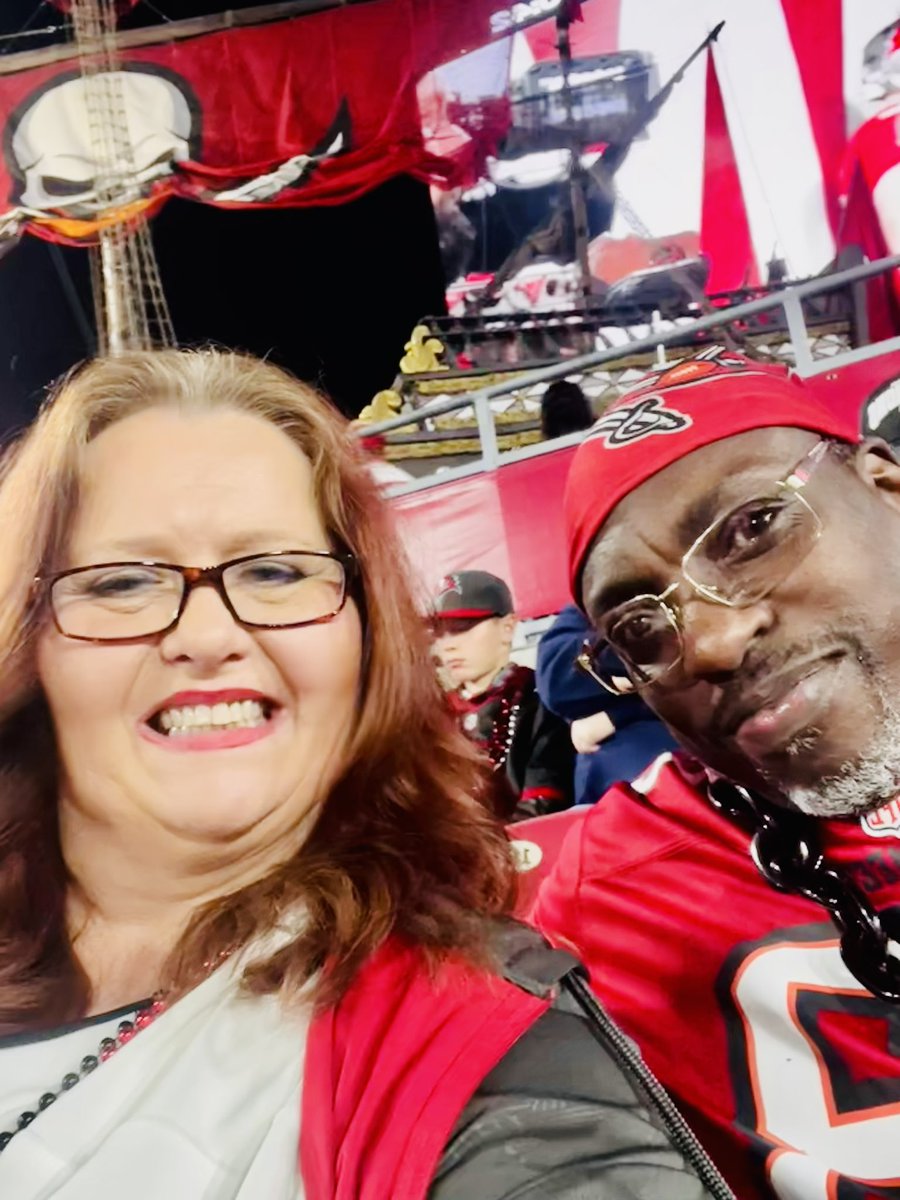 divencey's tweet photo. Had a lot of fun at the Tampa game last night, Not the outcome that I was looking for. I’m excited about next season #WetheCrew🏴☠️🏴☠️☠️ https://t.co/rREuGfF4i6