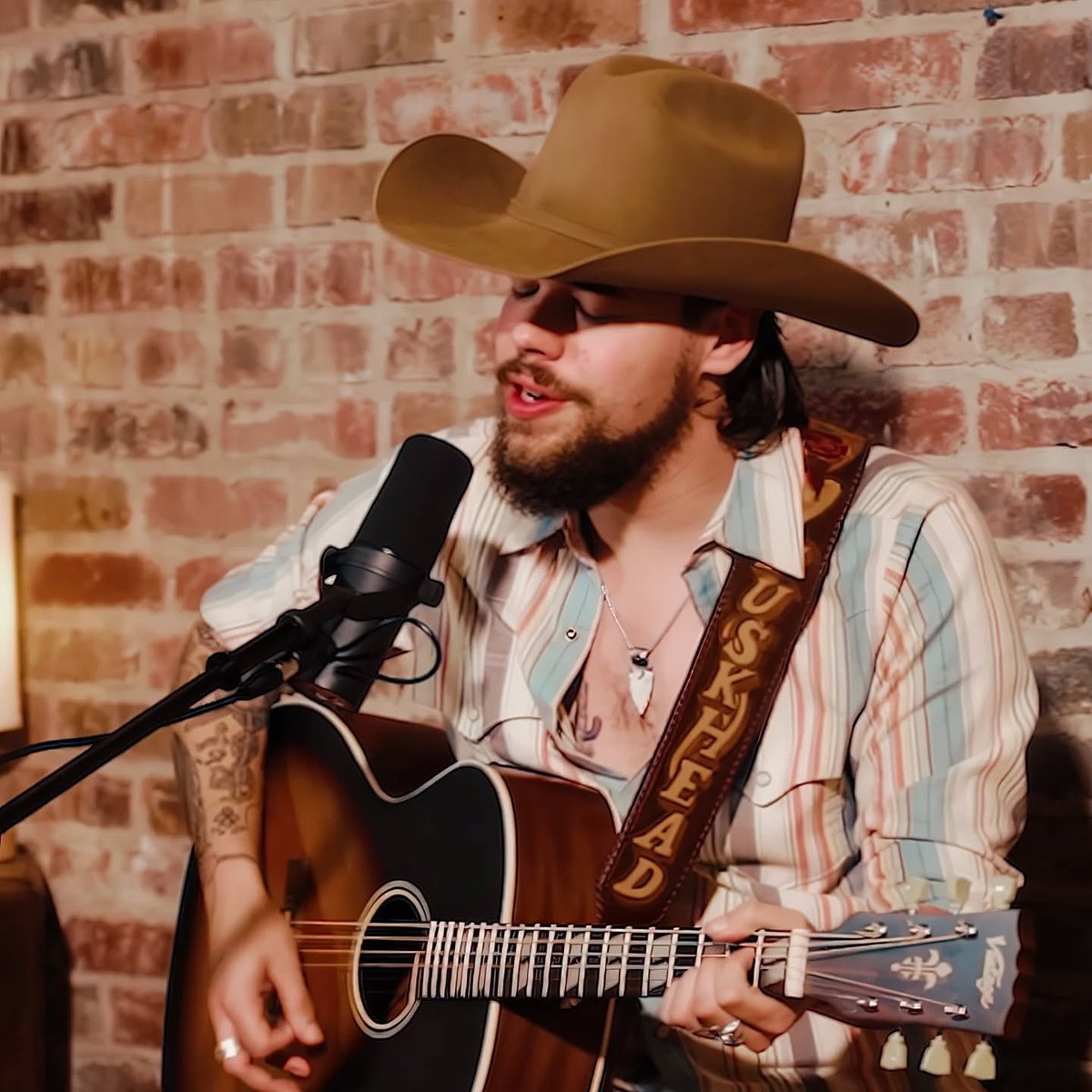 VintageGuitarsUS (@vintageguitars_) on Twitter photo <a href="/iamtuskhead/">TuskHead | Americana Music</a> During my journey across the US, I made a quick stop in Nashville to record a special live session with @nashsessions. 🤠
Thanks <a href="/itschazmazzota/">Chaz Mazzota</a> @eddyecho @brettmillerlive!
Stay tuned, videos coming soon!
#vintagetone #vintageartist #vintageguitarsus <a href="/iamtuskhead/">TuskHead | Americana Music</a> During my journey across the US, I made a quick stop in Nashville to record a special live session with @nashsessions. 🤠
Thanks <a href="/itschazmazzota/">Chaz Mazzota</a> @eddyecho @brettmillerlive!
Stay tuned, videos coming soon!
#vintagetone #vintageartist #vintageguitarsus